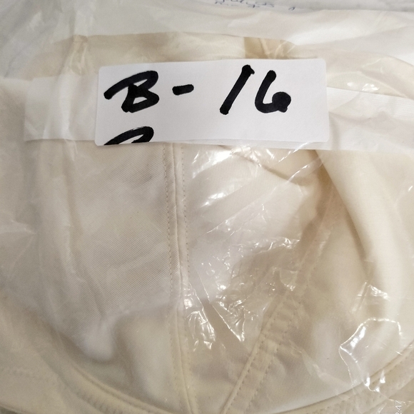 Cream Lace Women's 1st & Curve 44D Underwire Back Closure Lace Trim - Picture 6 of 11